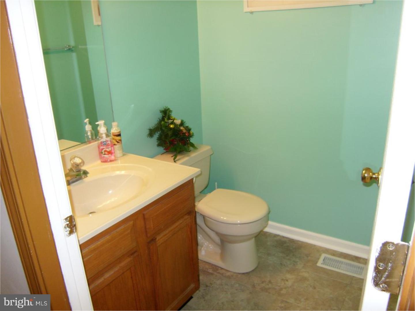 2739 Willits Road Philadelphia, PA 19114 - Photo 15 of 18 Bathroom