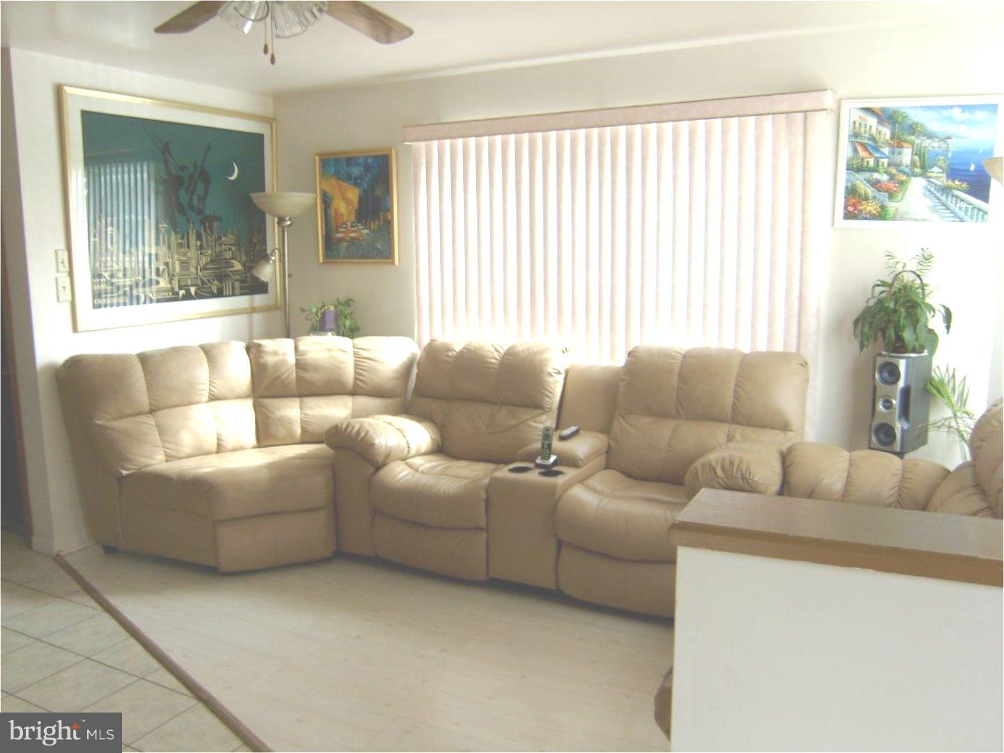2739 Willits Road Philadelphia, PA 19114 - Photo 6 of 18 Living Room