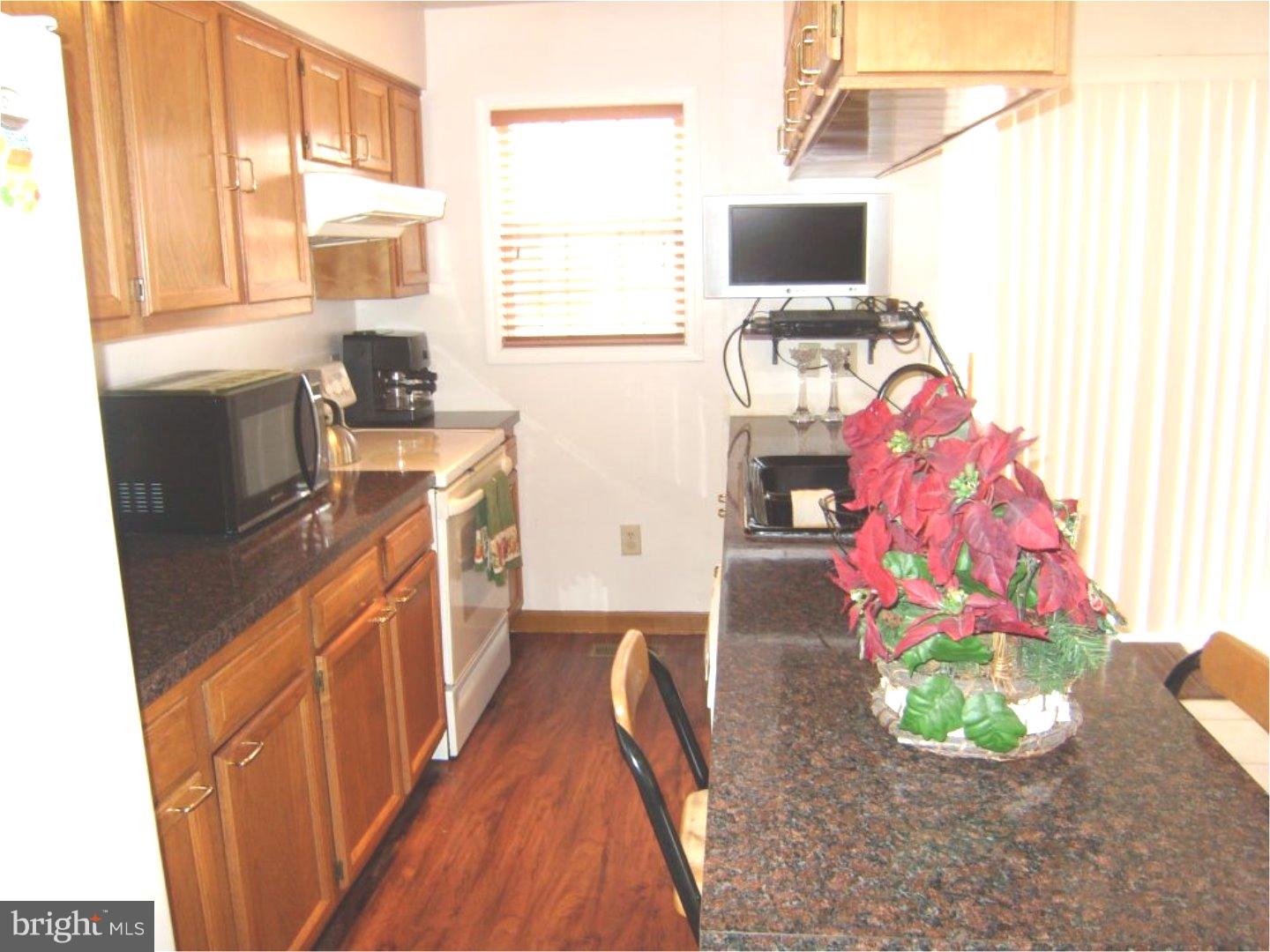 2739 Willits Road Philadelphia, PA 19114 - Photo 10 of 18 Kitchen