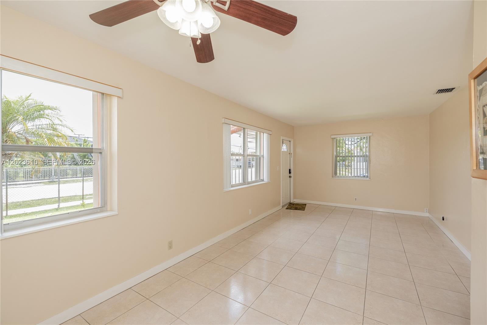 540 Southwest 60th Avenue Miami, FL 33144 - Photo 9 of 37