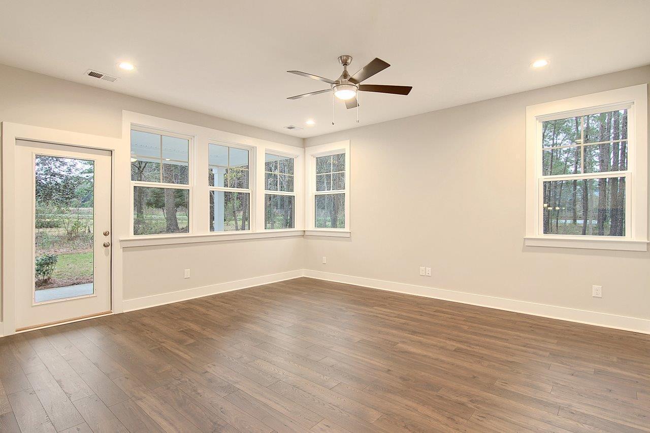 198 Huntington Road Summerville, SC 29483 - Photo 4 of 9 Belmont Living Room