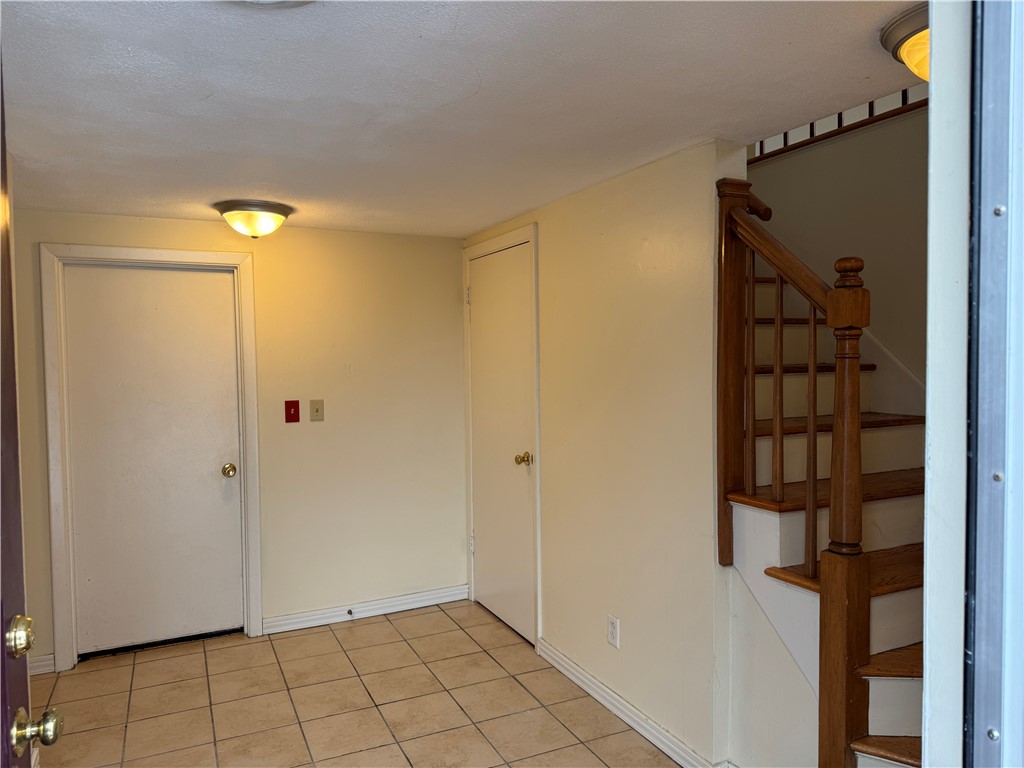 165 Hilton Road Warwick, RI 02889 - Photo 25 of 34 Main Entrance