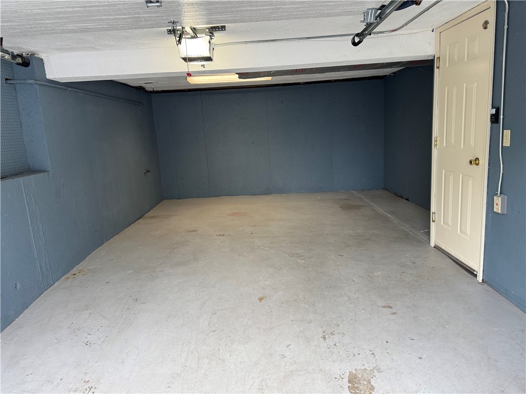 165 Hilton Road Warwick, RI 02889 - Photo 26 of 34 Garage