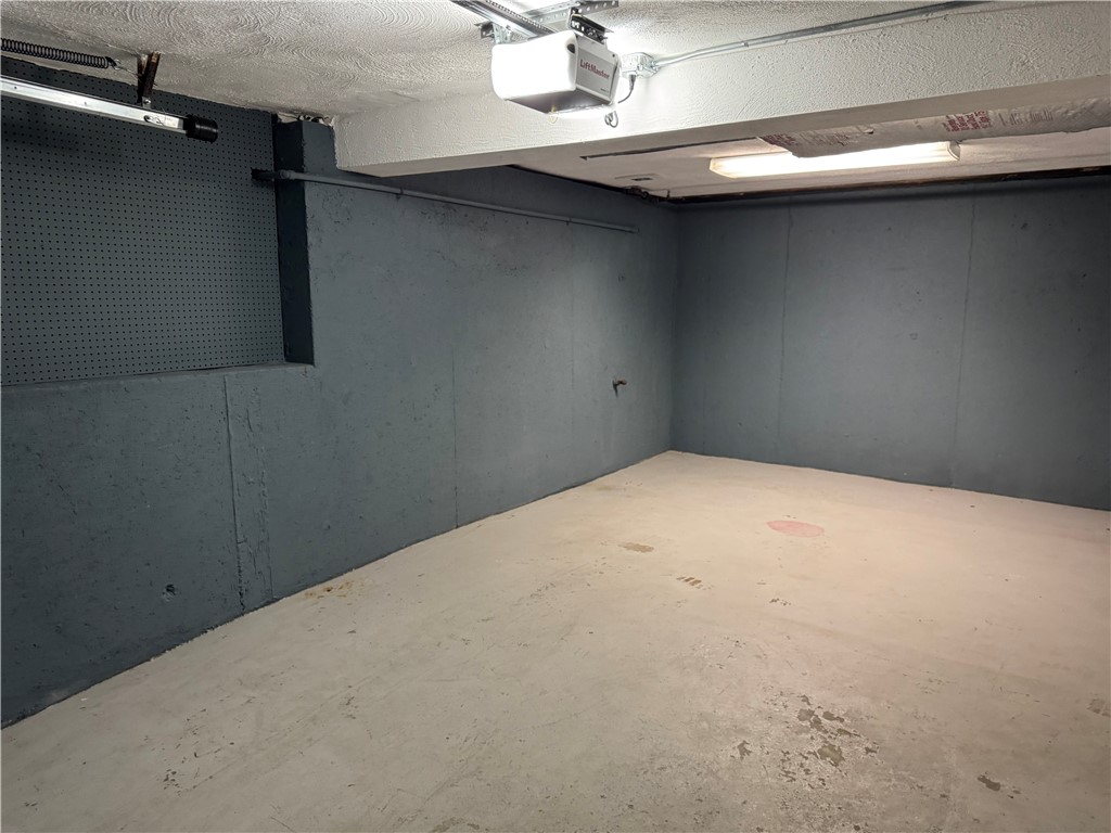 165 Hilton Road Warwick, RI 02889 - Photo 27 of 34 Garage