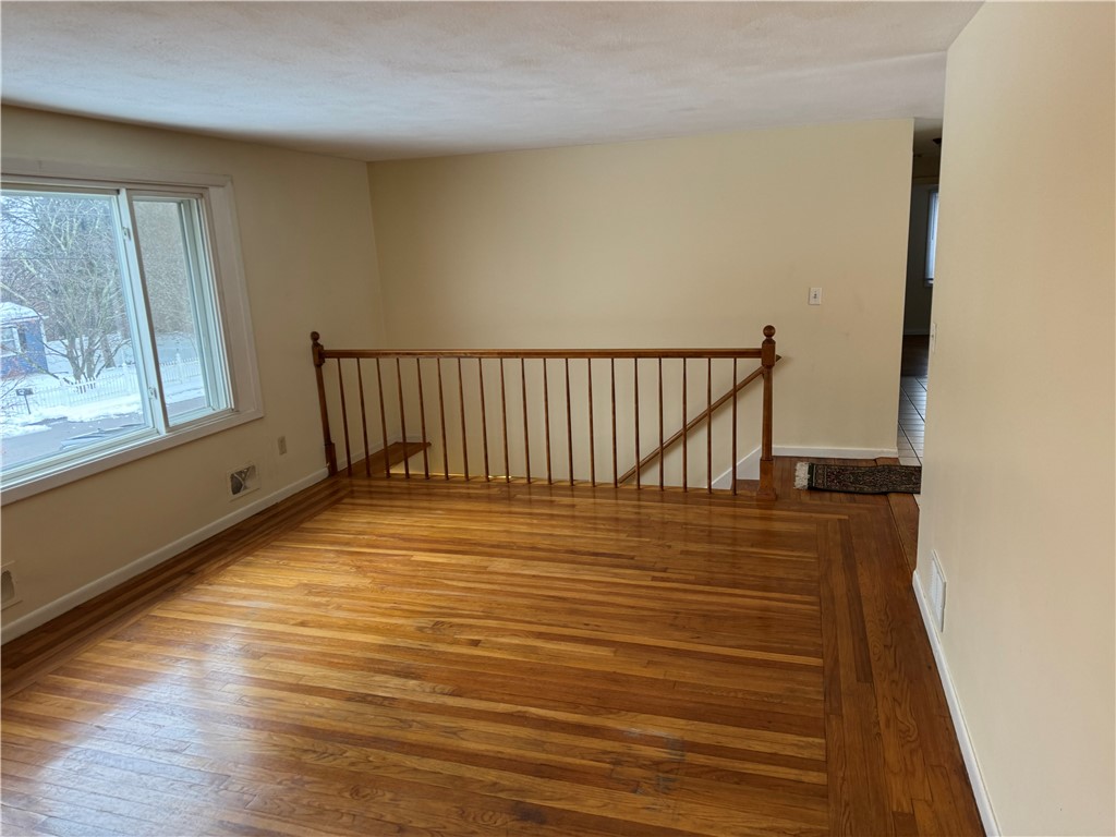 165 Hilton Road Warwick, RI 02889 - Photo 8 of 34 Living Room
