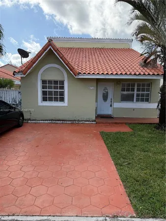 $3,000 | 8712 Northwest 108th Lane, Unit 8712, Hialeah Gardens, FL 33018