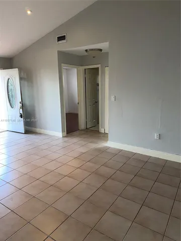 $3,000 | 8712 Northwest 108th Lane, Unit 8712, Hialeah Gardens, FL 33018