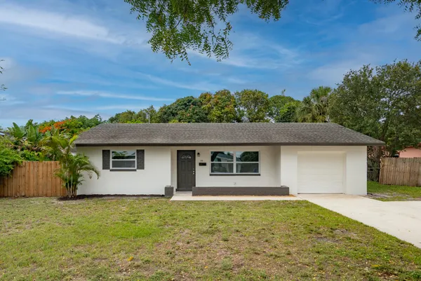 $2,995 | 308 Park Avenue, Lake Park, FL 33403