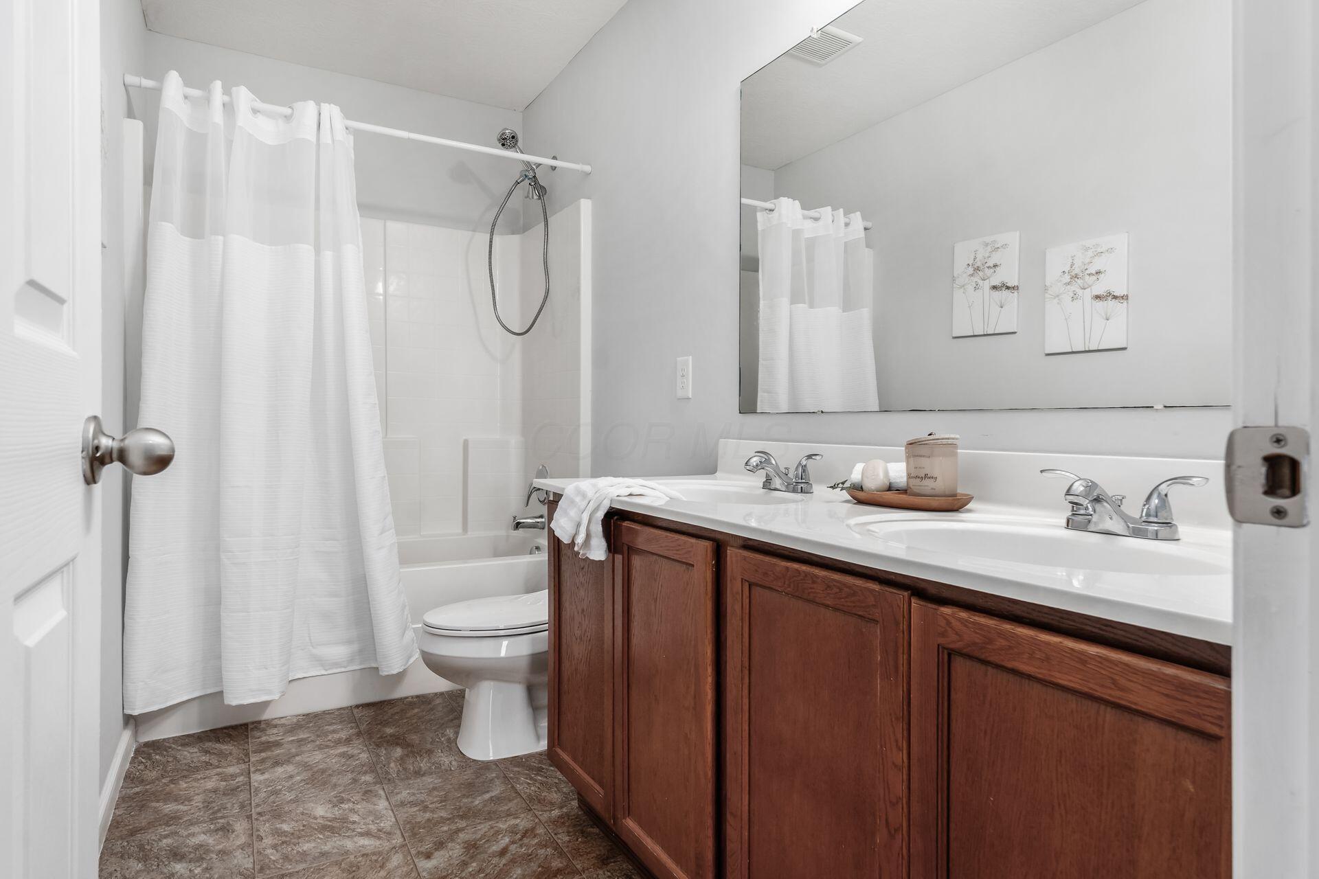 299 Haystack Avenue Pataskala, OH 43062 - Photo 33 of 44 Upstairs full bath