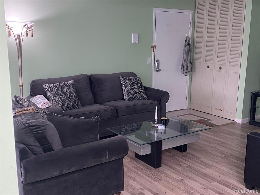 420 Baldwin Avenue Rochester, MI 48307 - Photo 2 of 10