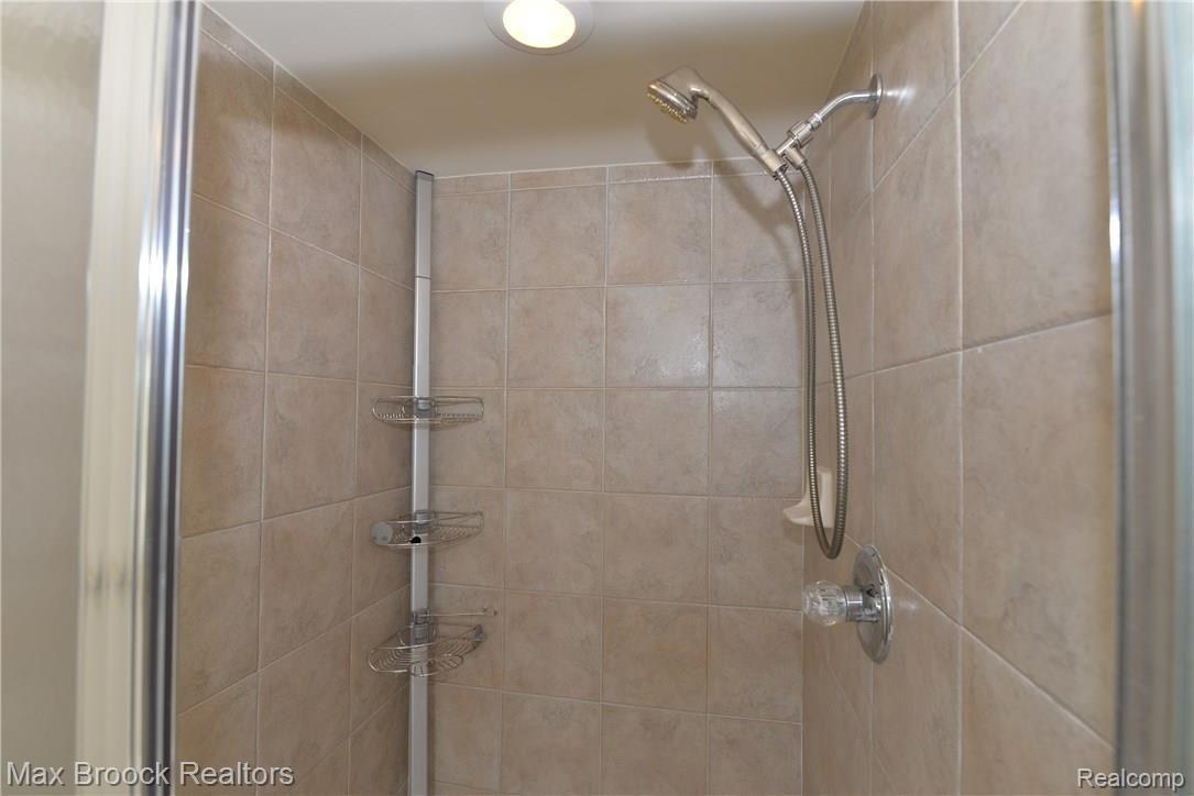 2407 Jackson Drive Rochester, MI 48309 - Photo 40 of 56 WES_9879.JPG
