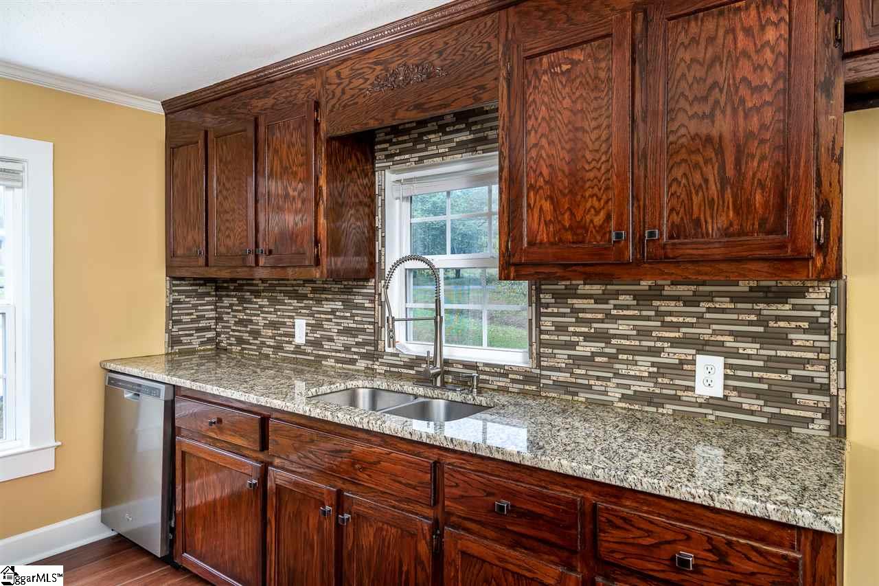 117 Miller Road Taylors, SC 29687 - Photo 10 of 25