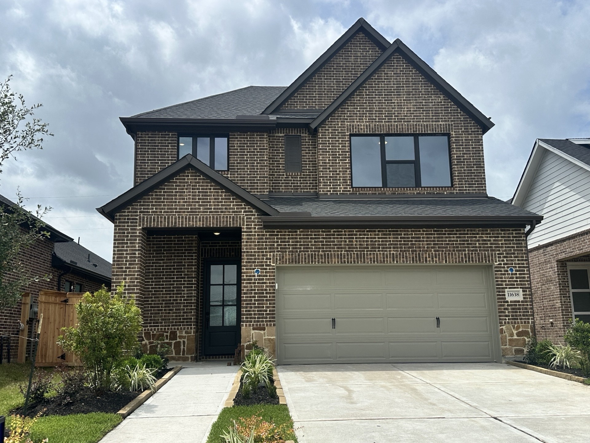 11638 Birdsong Drive Rosharon, TX 77583 - Photo 2 of 20 Welcome to The Kingsland by David Weekley Homes. **HOME ESTIMATED TO BE COMPLETE JUNE 2026**