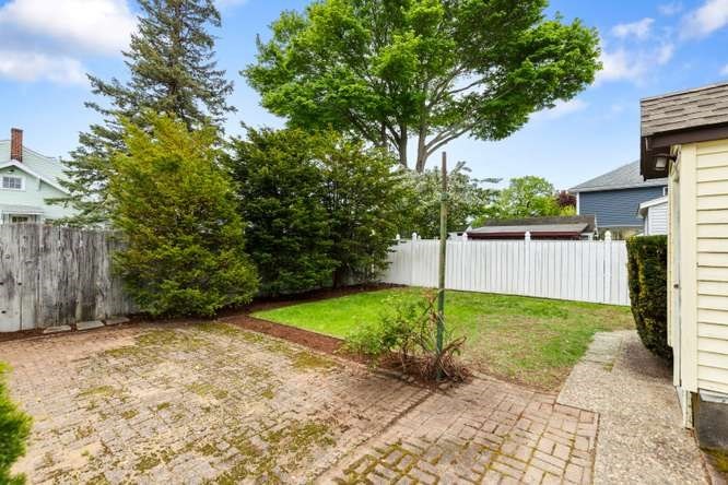 17 Ames Street Beverly, MA 01915 - Photo 24 of 29