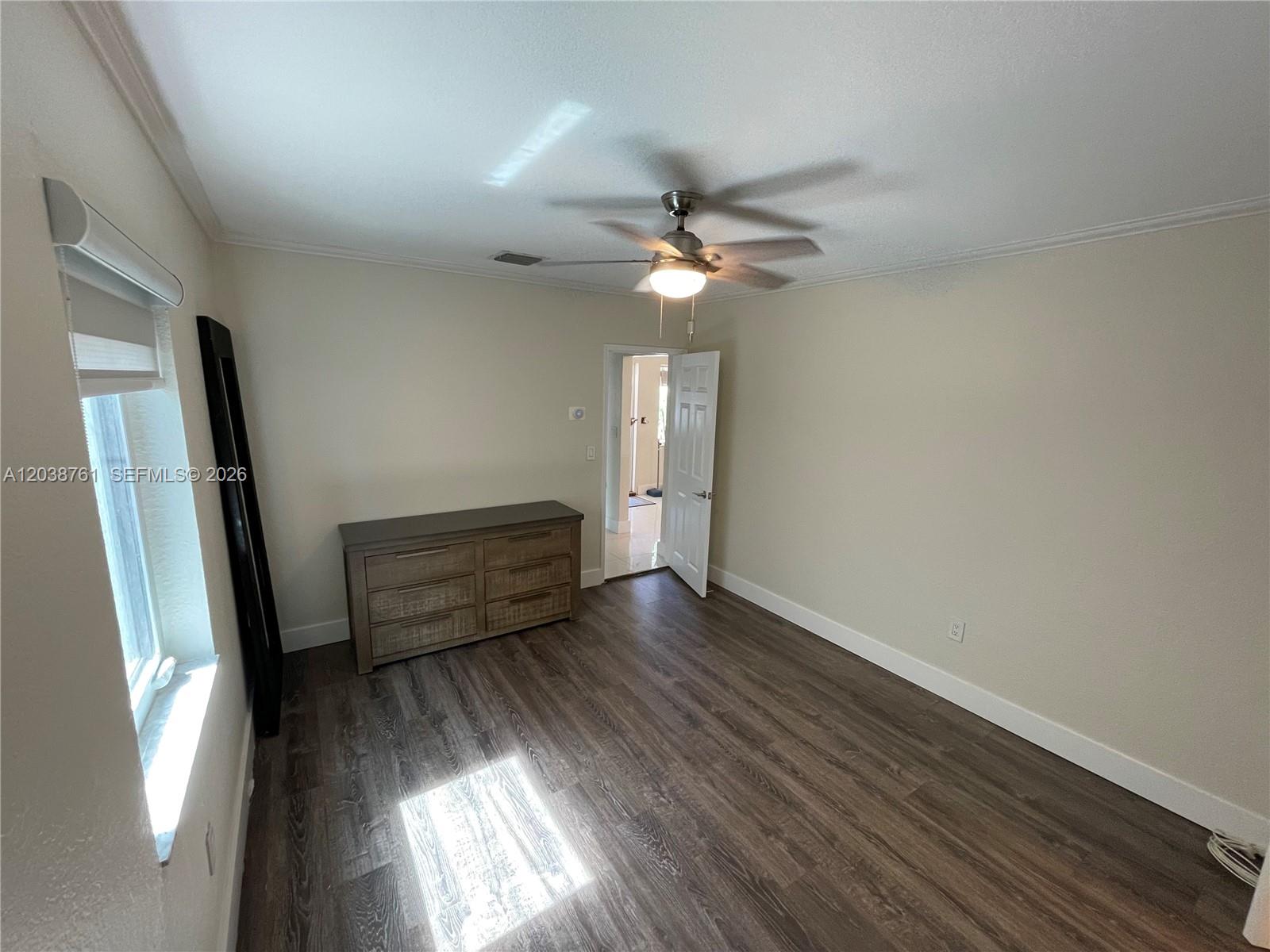 6129 Southwest 28th Street Miami, FL 33155 - Photo 6 of 19
