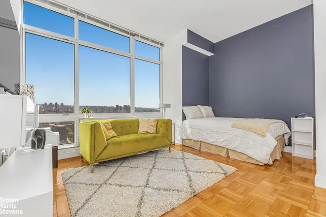 $489,000 | 215-217 East 96th Street, Unit 30B | Upper East Side