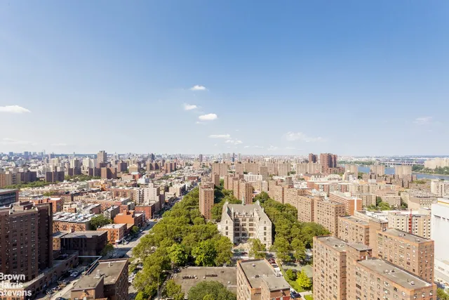 $489,000 | 215-217 East 96th Street, Unit 30B | Upper East Side