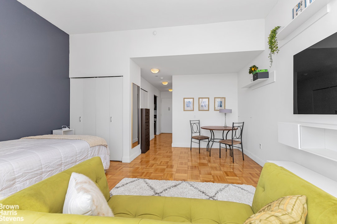 215-217 East 96th Street, Unit 30B Manhattan, NY 10128 - Photo 5 of 19