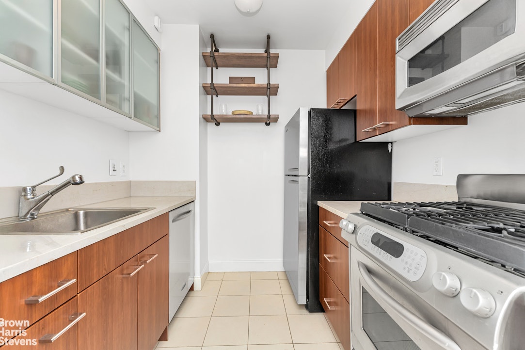 215-217 East 96th Street, Unit 30B Manhattan, NY 10128 - Photo 6 of 19