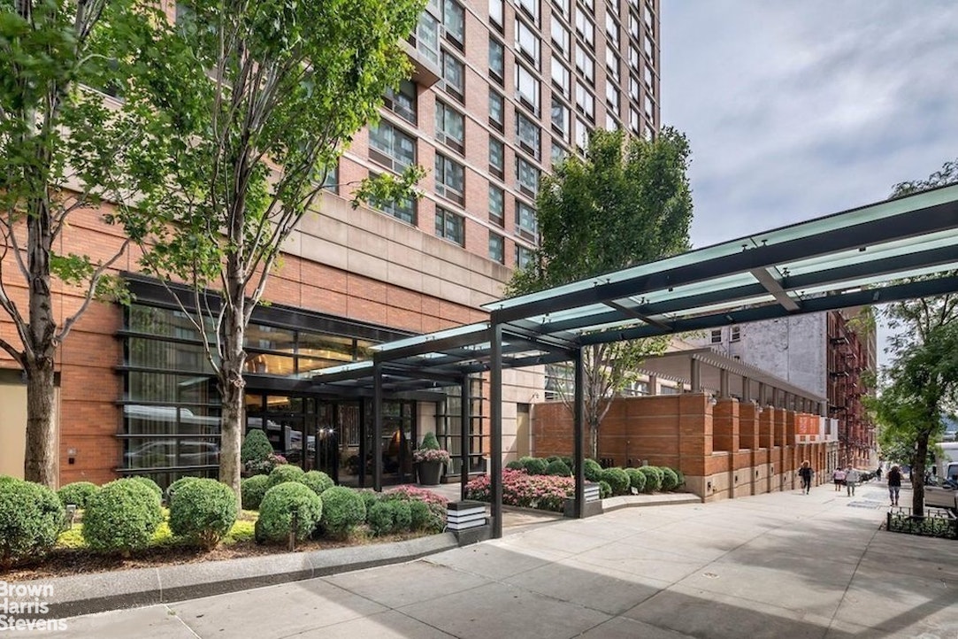 215-217 East 96th Street, Unit 30B Manhattan, NY 10128 - Photo 8 of 19