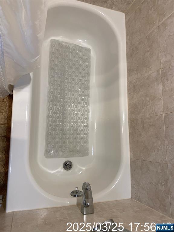 81 Waydell Street Newark, NJ 07105 - Photo 24 of 29 a bathroom with a shower