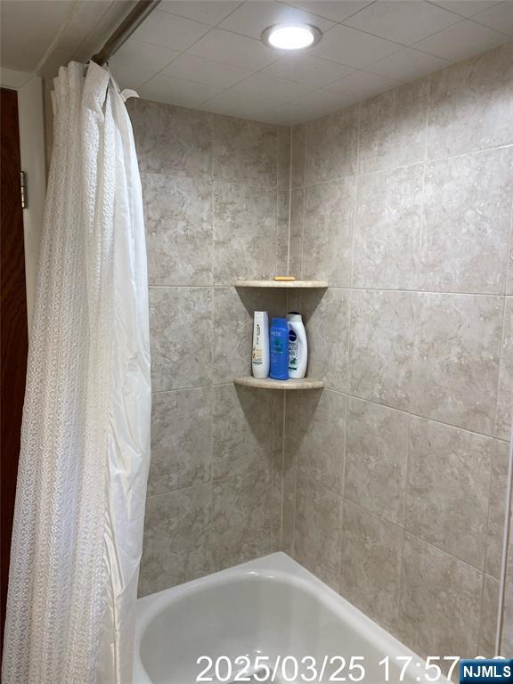 81 Waydell Street Newark, NJ 07105 - Photo 25 of 29 a bathroom with a shower