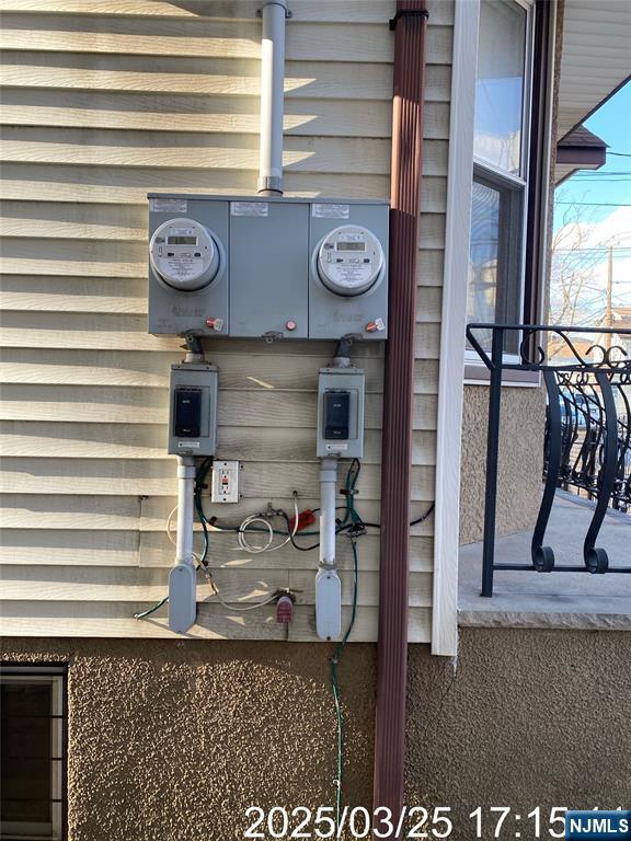 81 Waydell Street Newark, NJ 07105 - Photo 5 of 29