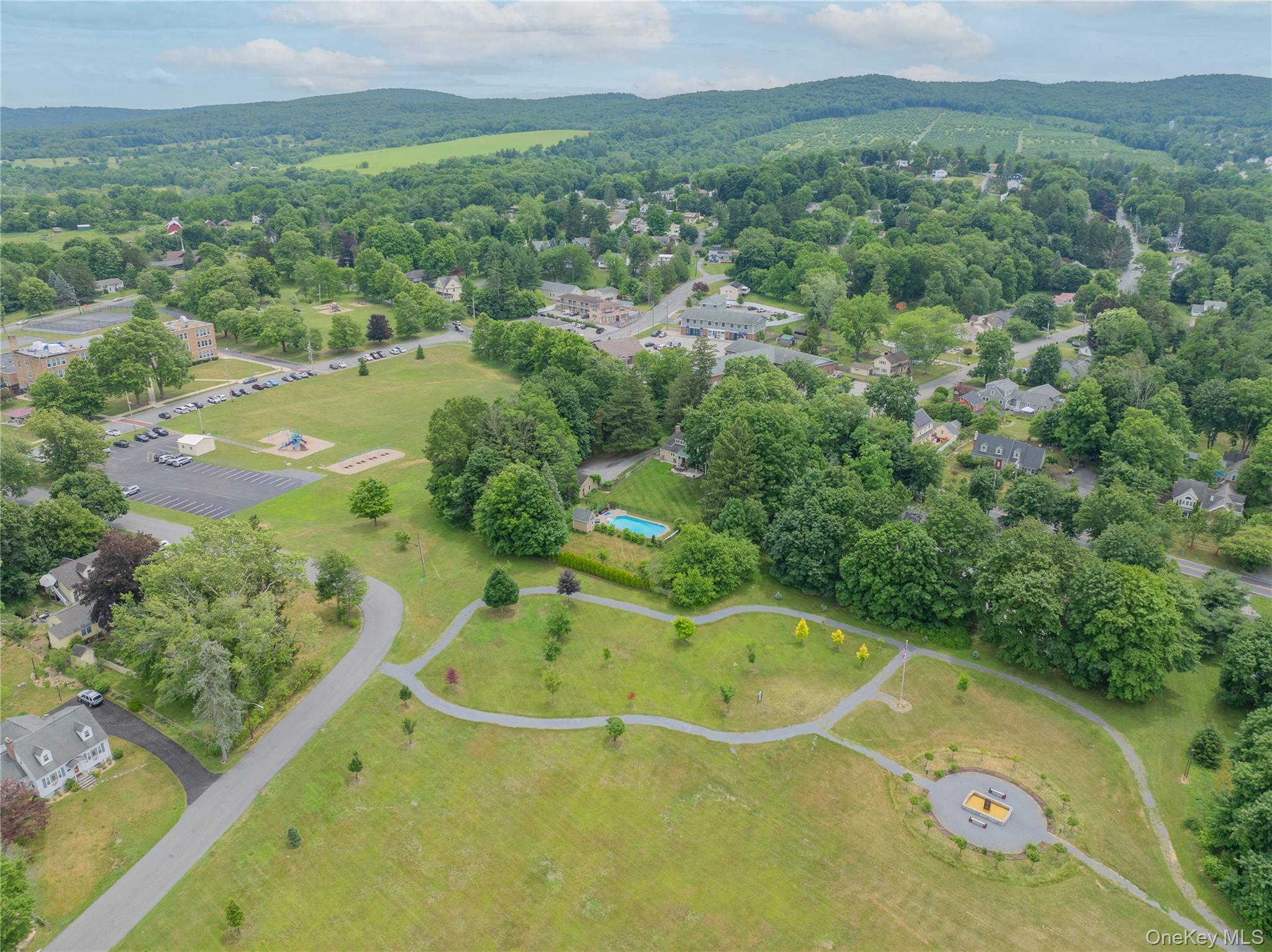57 Galloway Road Warwick, NY 10990 - Photo 3 of 35