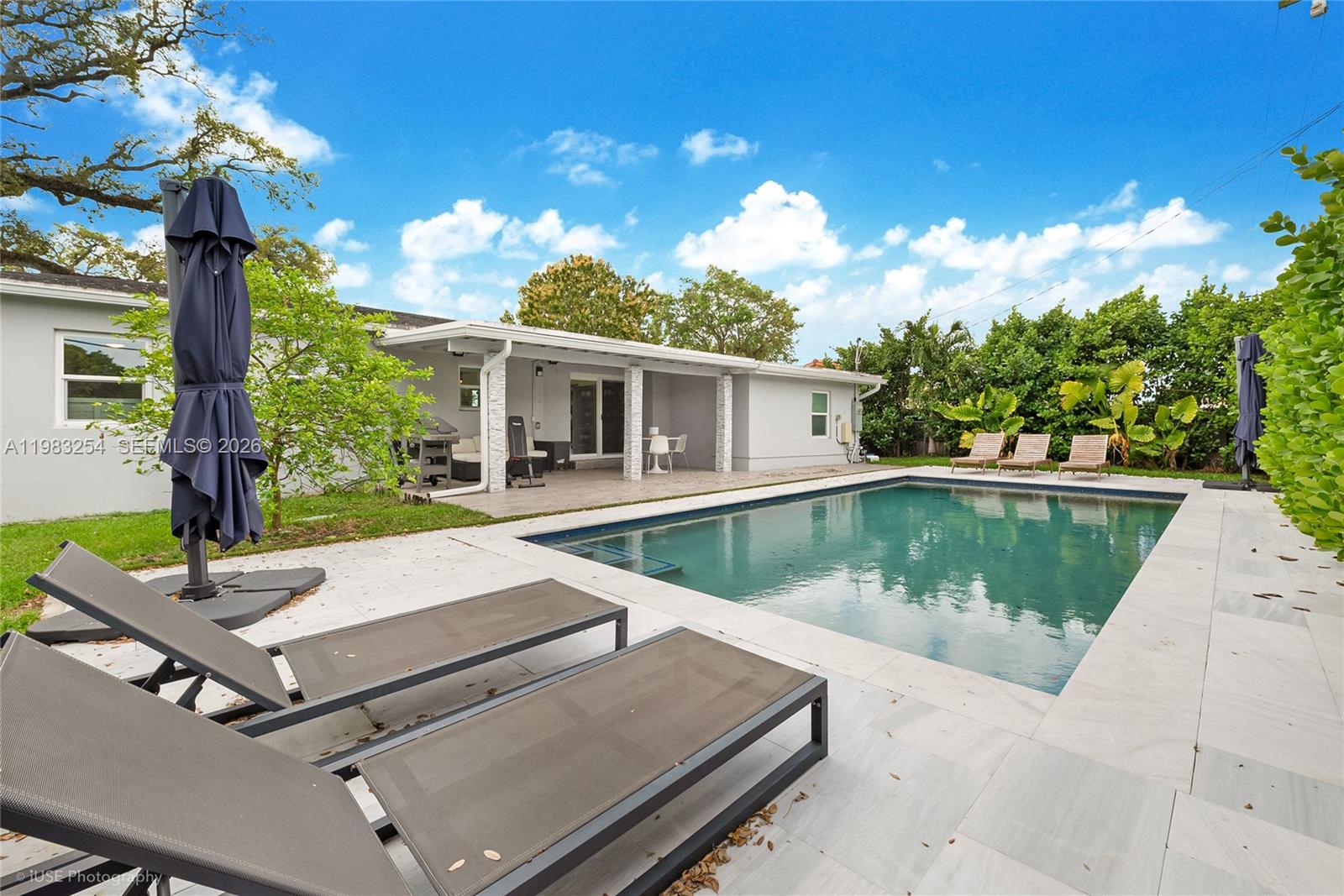 7235 Southwest 39th Street Miami, FL 33155 - Photo 1 of 16 Photo 1