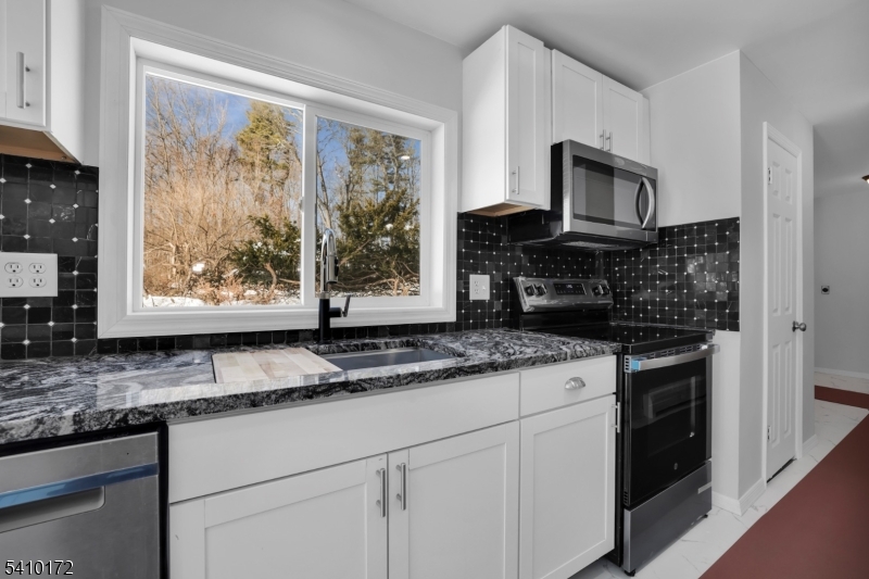 52 Whitehall Road Andover, NJ 07821 - Photo 12 of 37