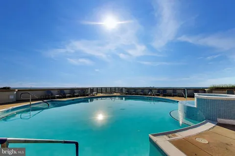 $589,000 | 5750 Bou Avenue, Unit 1501, Rockville, MD 20852