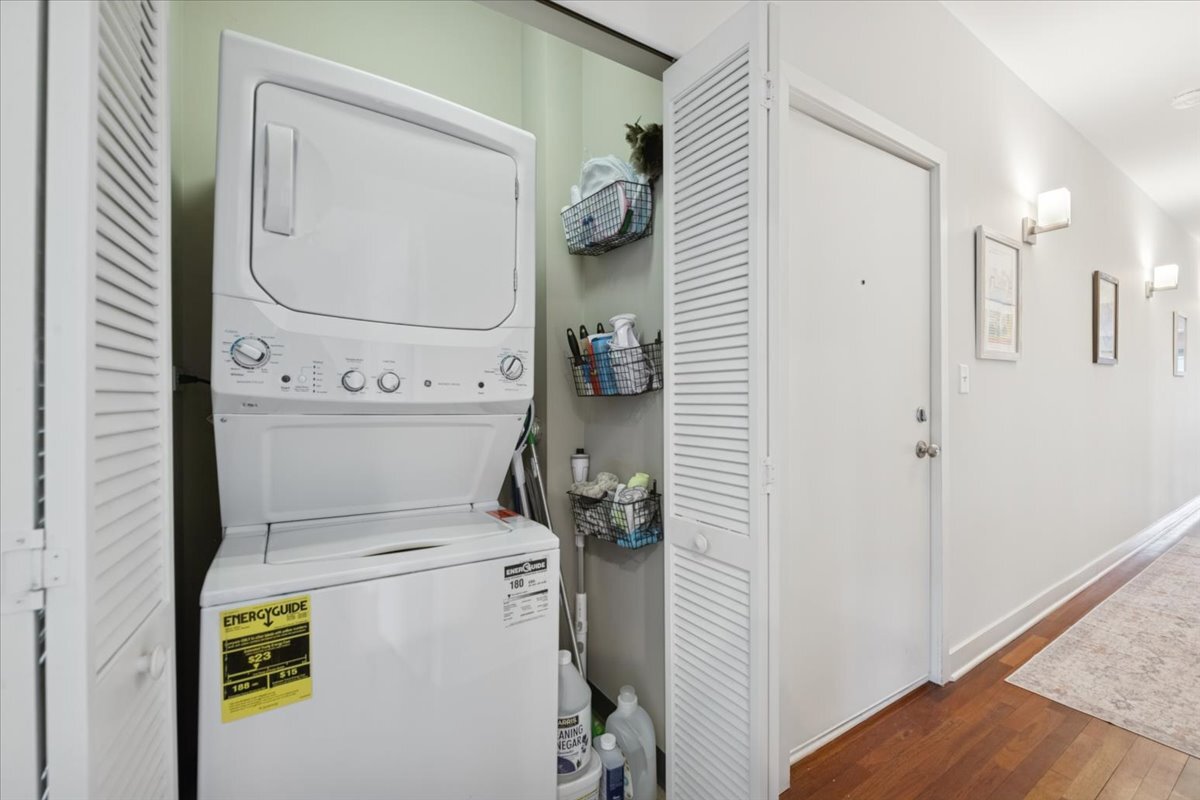 1234 North Milwaukee Avenue, Unit 3 Chicago, IL 60622 - Photo 15 of 16 a utility room with dryer and washer