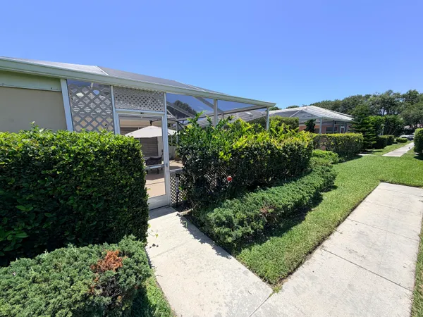 $2,500 | 3504 Lakemont Court, Unit 35D, Palm Beach Gardens, FL 33403