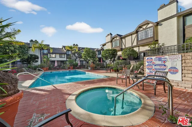 $610,000 | 19355 Sherman Way, Unit 42, Reseda, CA 91335