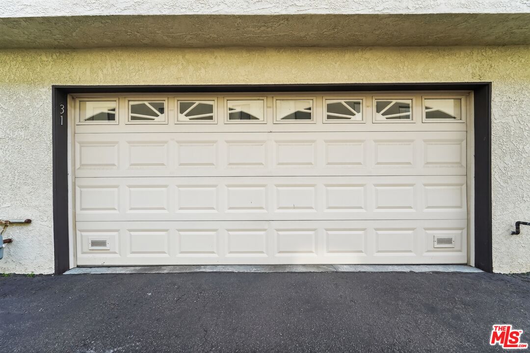 19355 Sherman Way, Unit 42 Reseda, CA 91335 - Photo 33 of 41 a close view of stove