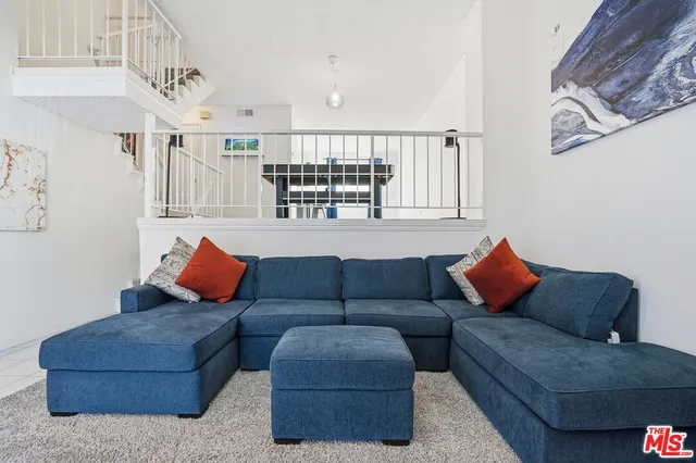 $610,000 | 19355 Sherman Way, Unit 42, Reseda, CA 91335