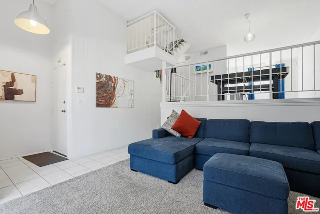 $610,000 | 19355 Sherman Way, Unit 42, Reseda, CA 91335