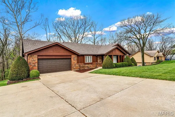 $449,900 | 3423 Hilltop, St. Charles, MO 63301
