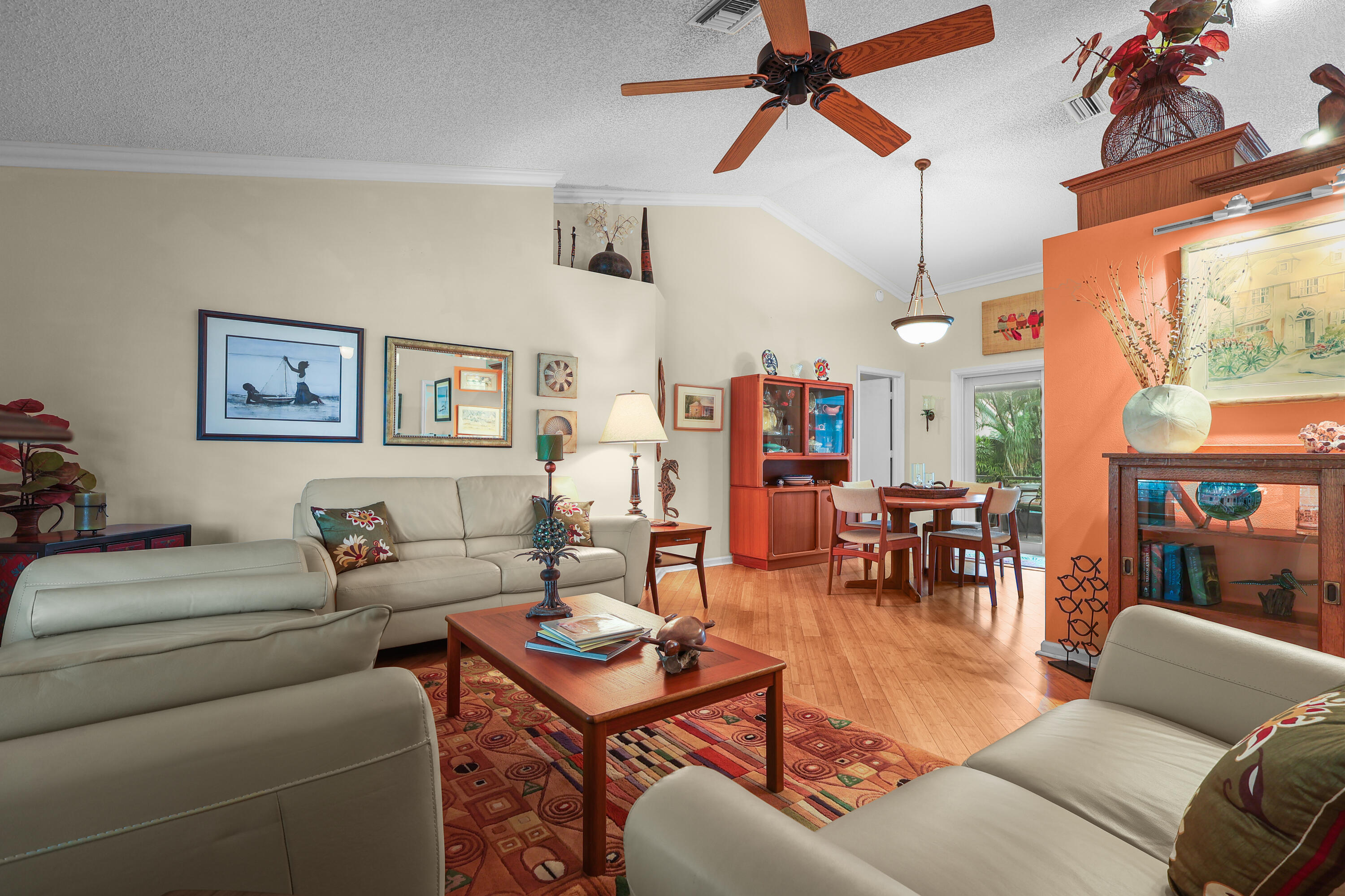396 Redwood Lane Boca Raton, FL 33487 - Photo 4 of 31 Living Room-side