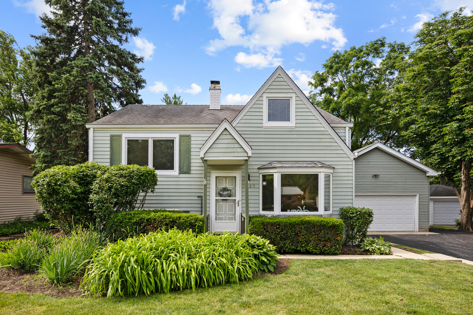 629 Inverness Road Lisle, IL 60532 - Photo 1 of 25 Gallery Image 1