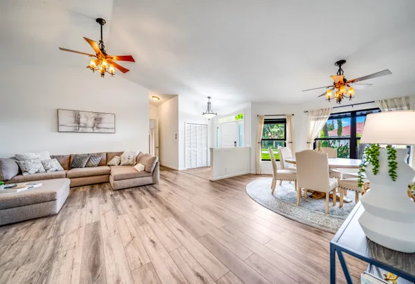 $5,500 | 1637 Farmington Circle, Wellington, FL 33414