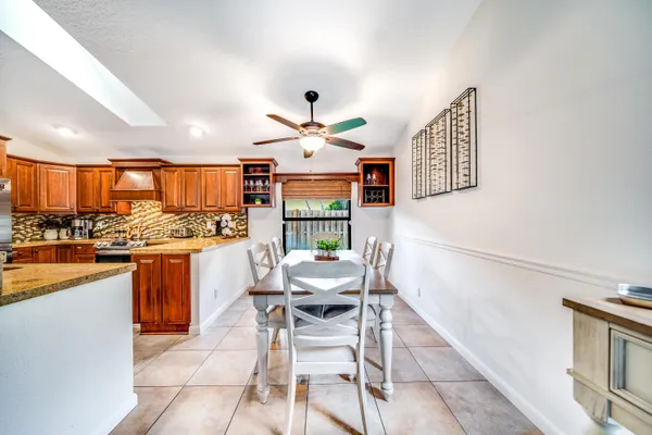 $5,500 | 1637 Farmington Circle, Wellington, FL 33414
