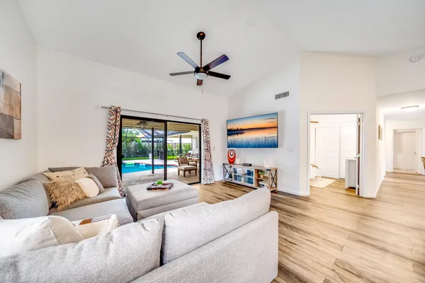$5,500 | 1637 Farmington Circle, Wellington, FL 33414