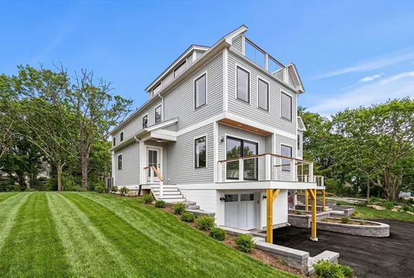 $1,950,000 | 18 R Starknaught Heights, Unit A, Gloucester, MA 01930