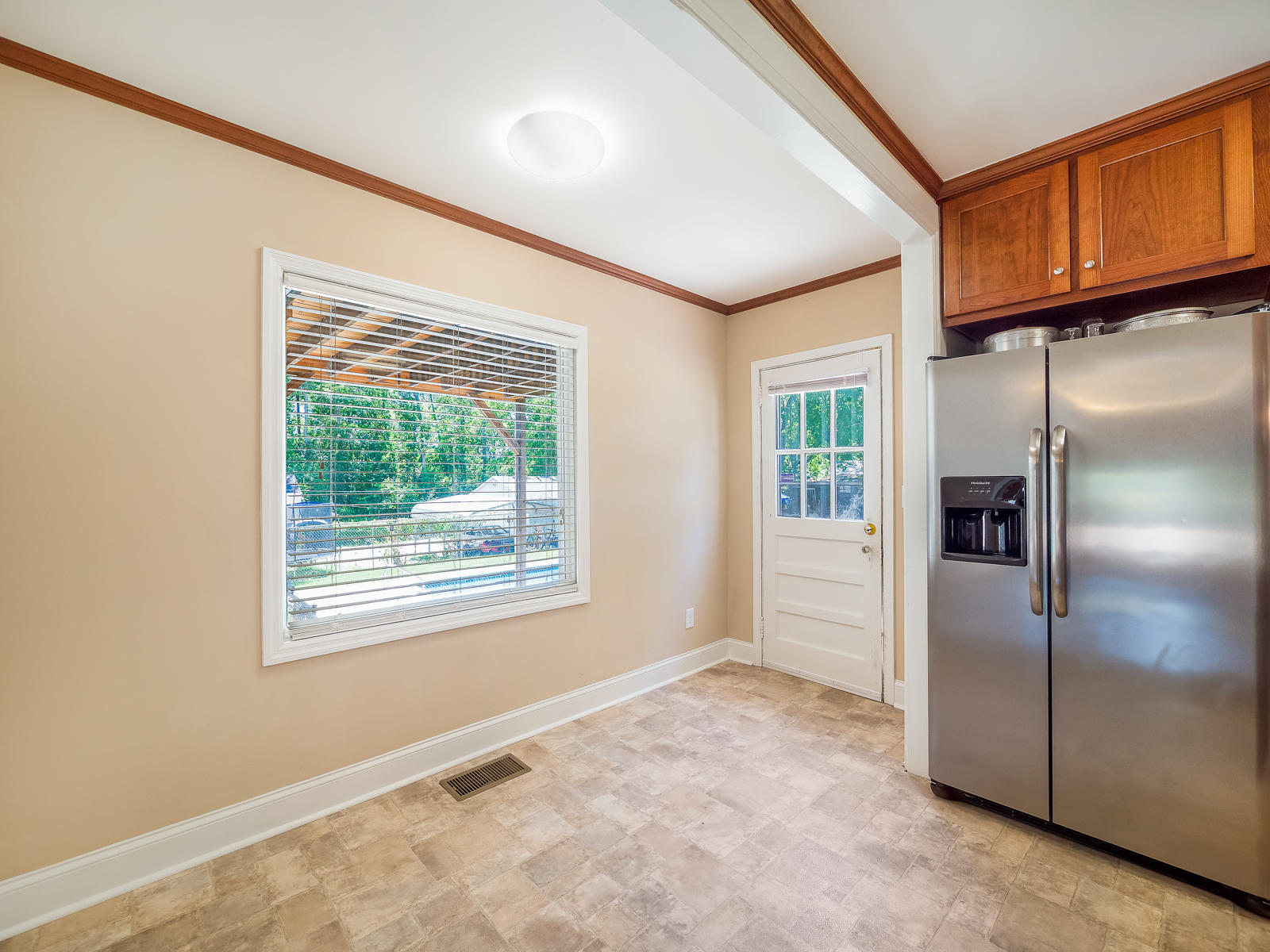 309 South Moore Road Chattanooga, TN 37411 - Photo 11 of 22 Eat-In Area in Kitchen
