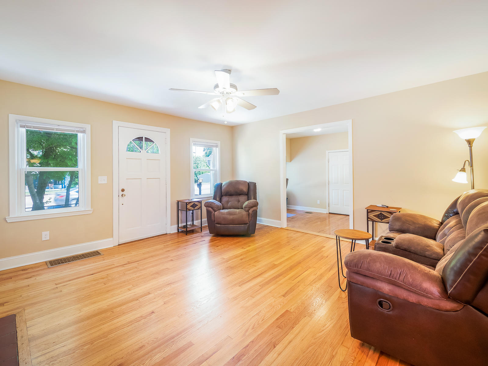 5_Living Room