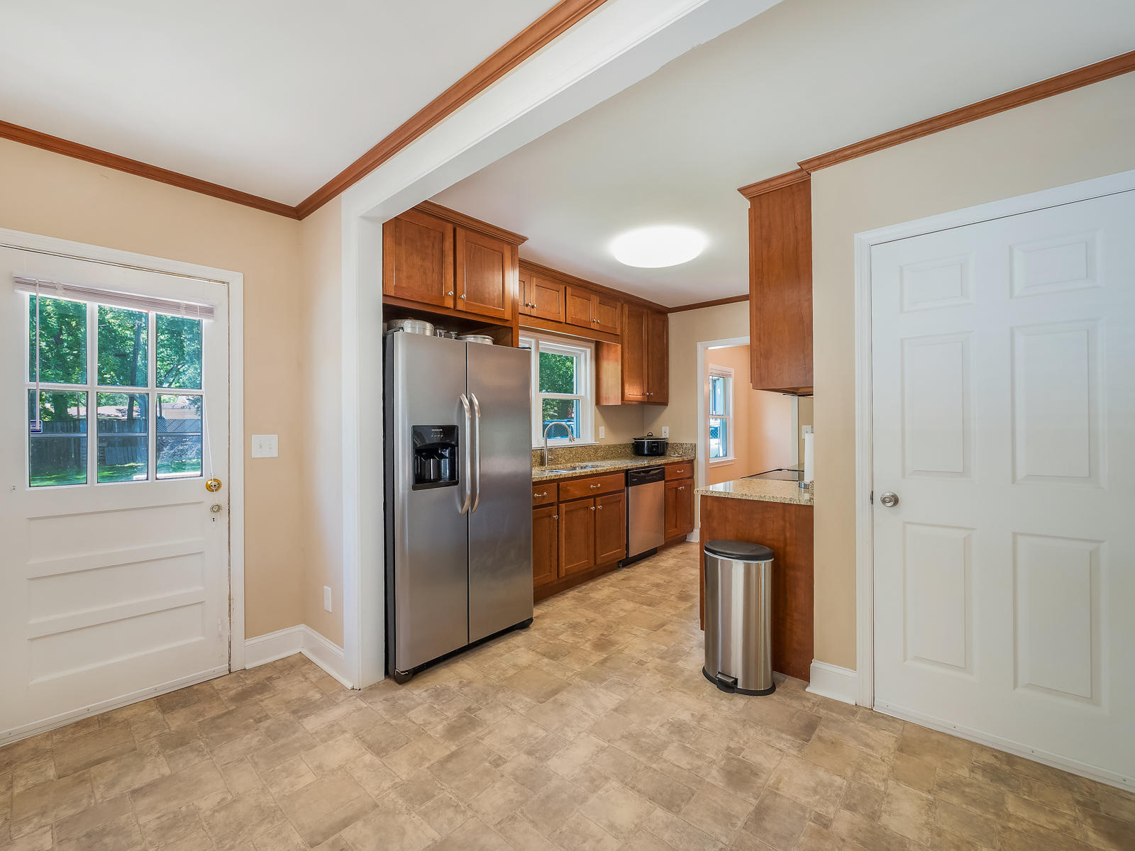 309 South Moore Road Chattanooga, TN 37411 - Photo 10 of 22 Eat-In Area in Kitchen