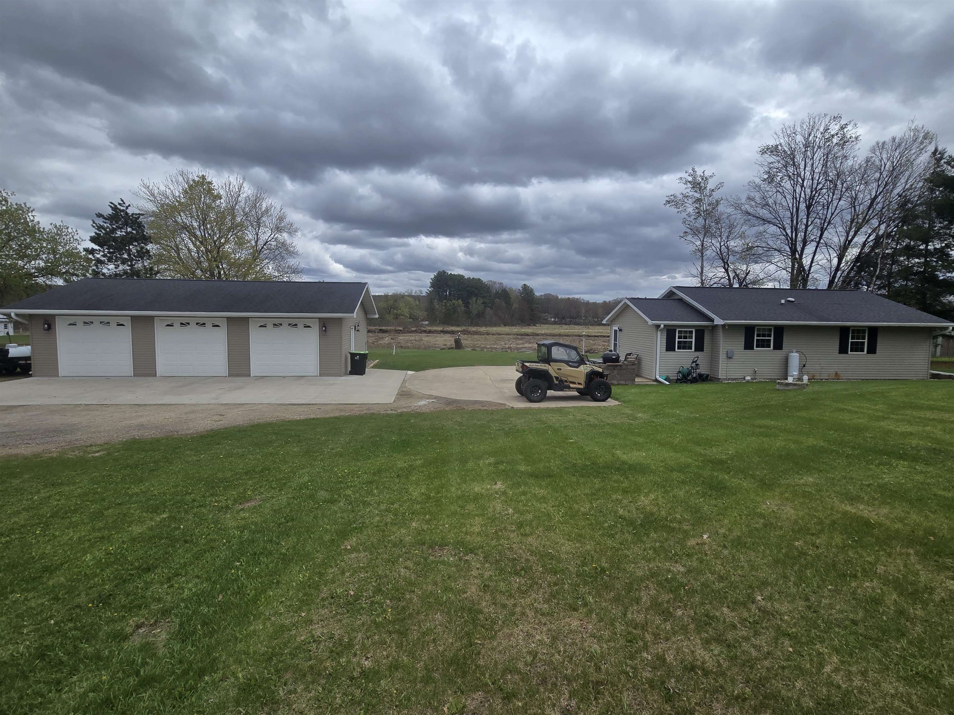 E6565 Progress Road Manawa, WI 54949 - Photo 1 of 39