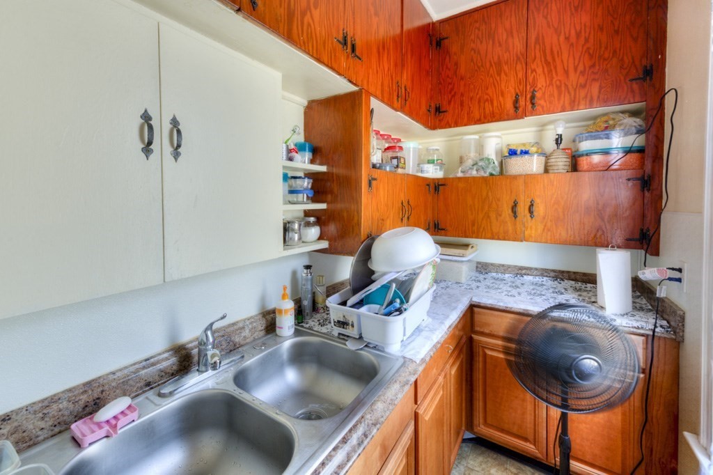 71 Esther Street Worcester, MA 01607 - Photo 29 of 40