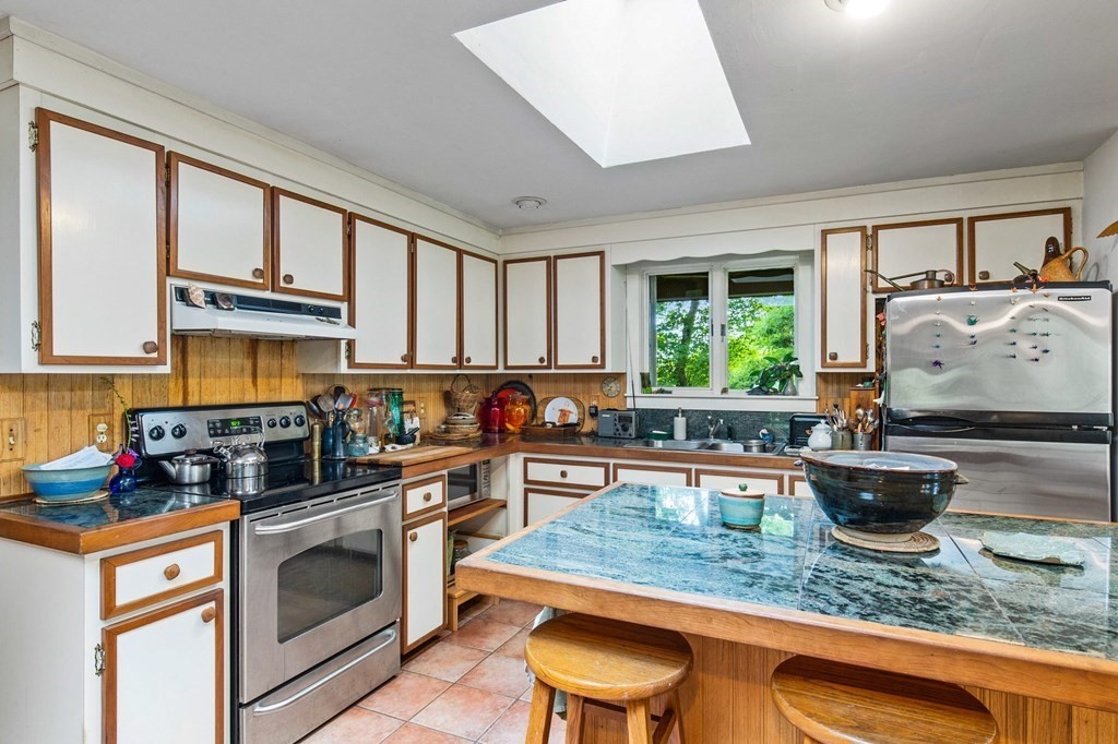 3 Riverbend Road Lakeville, MA 02347 - Photo 12 of 42 Gallery Image 12